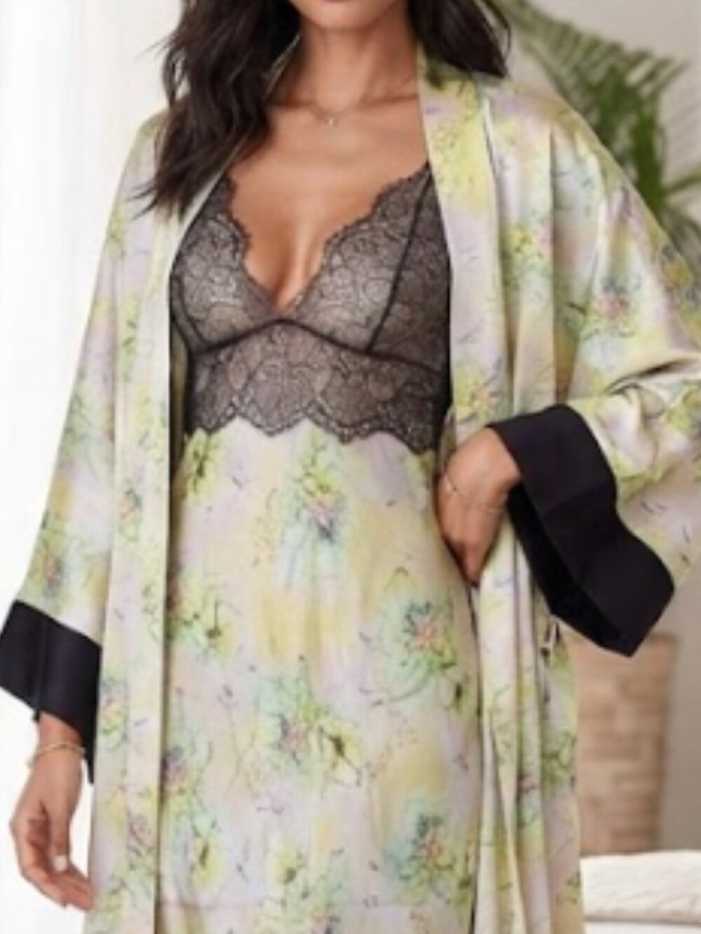 2 Piece Matching Set: Xs/S Robe + Small Slip‎ Floral Lace SILK Fantasy Island